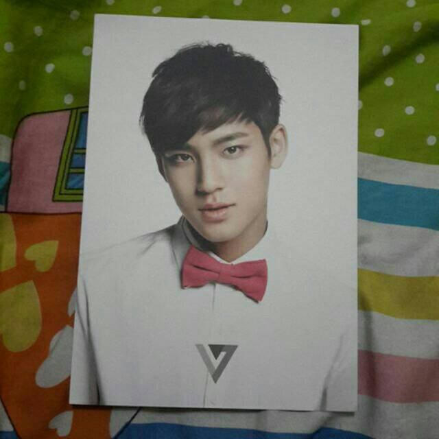 Mingyu postcard white version from 17 carat album