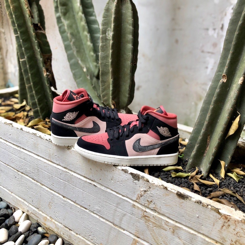 NIKE AIR JORDAN 1 MID DUSTY PINK WMNS