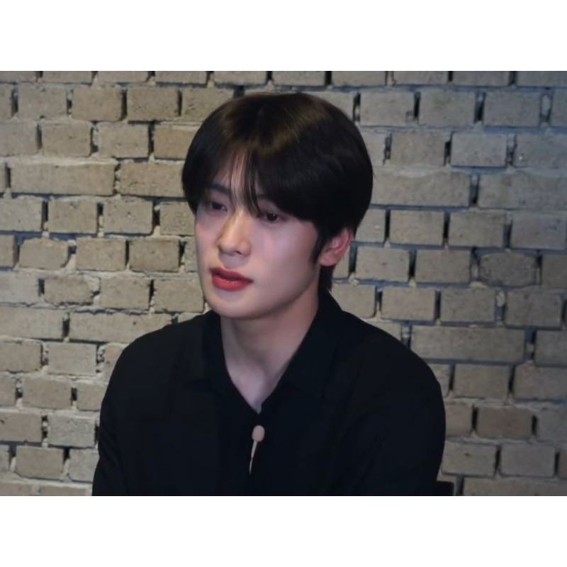 jaehyun holo pt1 BOOKED