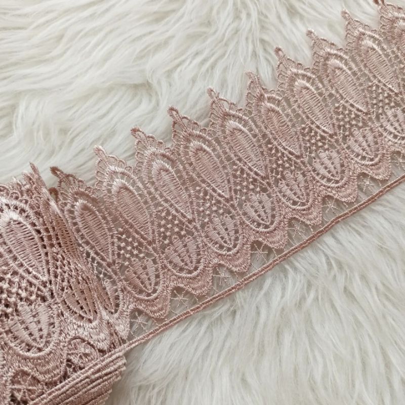 renda gyper giper guiper ghiper ziper zipper zyper zhiper harga per yard (90cm) untuk mukena hijab