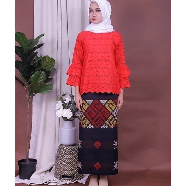 Rok span tenun motif toraja