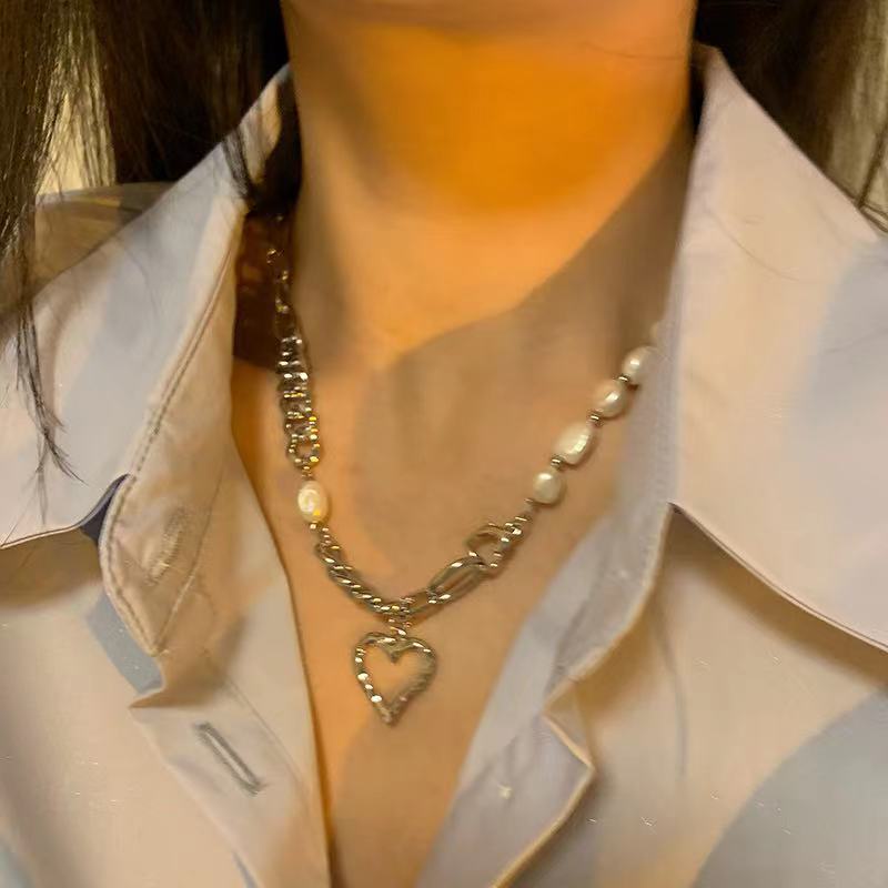Kalung Rantai Klavikula Desain Hati Aksen Mutiara Untuk Wanita