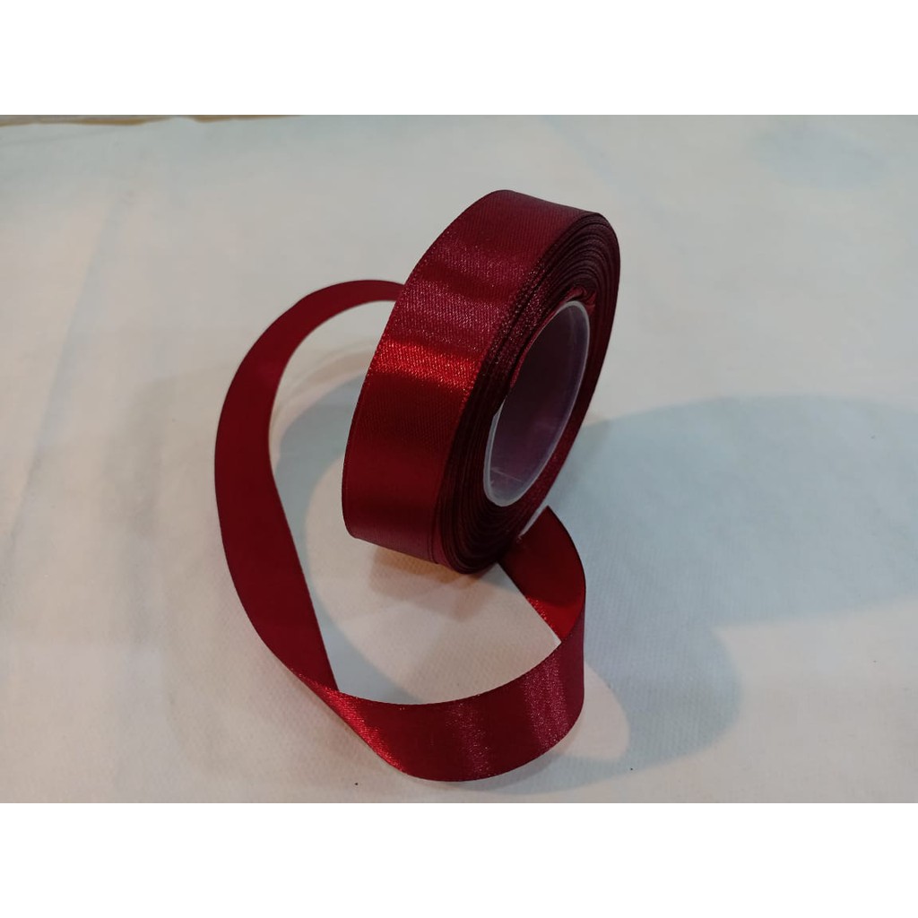 

Pita satin merah maron 1/2 inch / 1.27cm Per roll