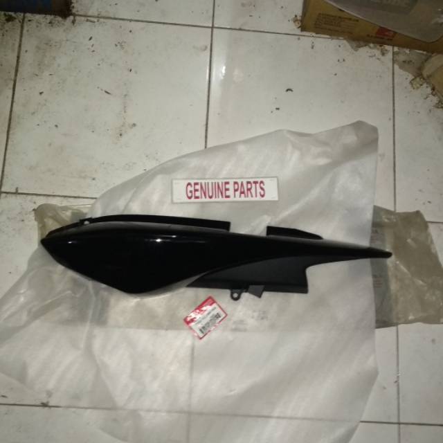 Cover Body Body Belakang Tiger Revo Hitam Kiri 77220-KCJ-660BNS Orginal Ahm