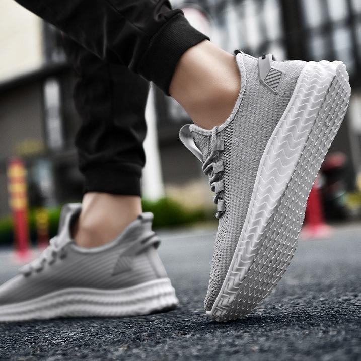 SALEE.. Leedoo Sepatu Sneakers Pria Casual Sport Fashion Shoes MR109