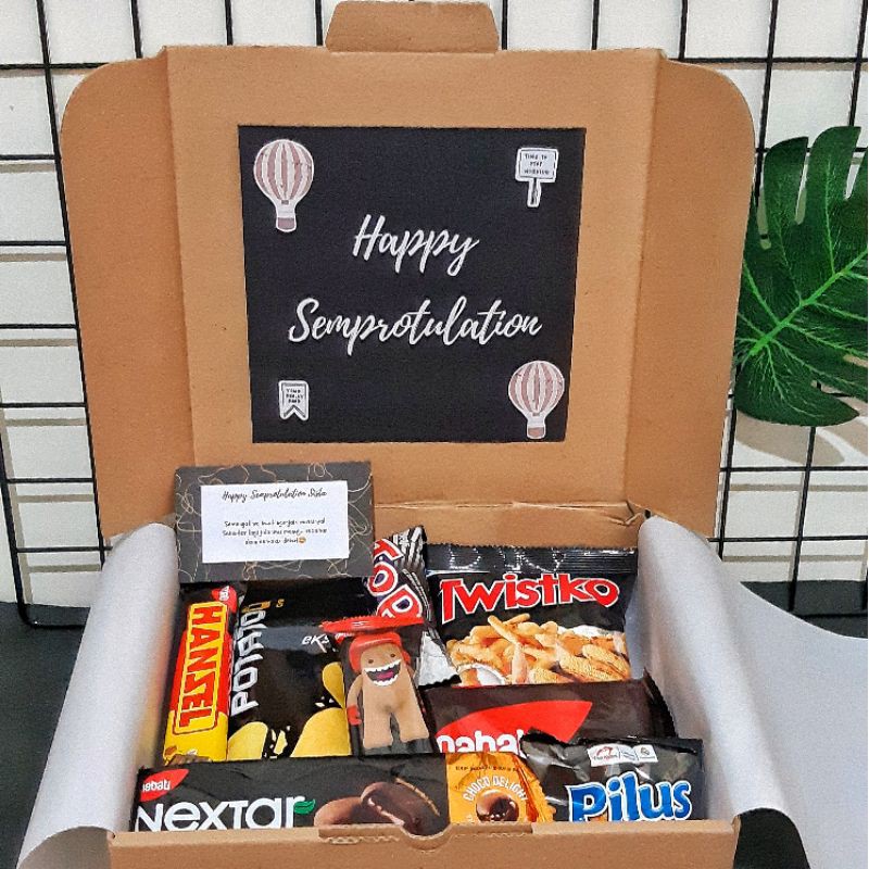 [READY] Snack Box/Kado Ultah Cowok Black Edition/Graduation Gift/Birthday Gift/Kado Wisuda