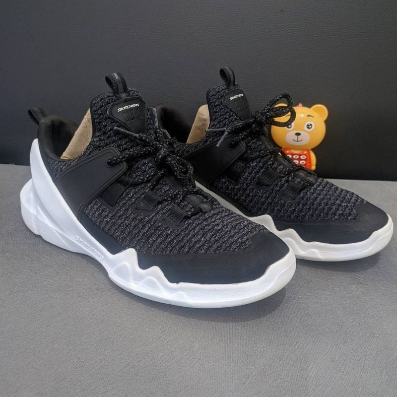 Skechers DLTA titipan