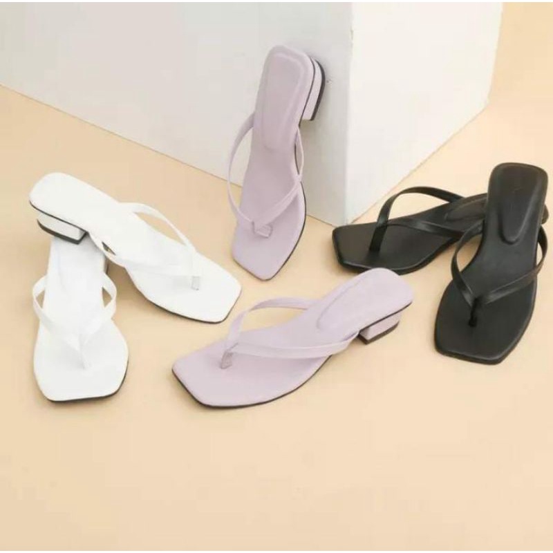 Sandal wanita hak 3 cm jepit simple kekinian