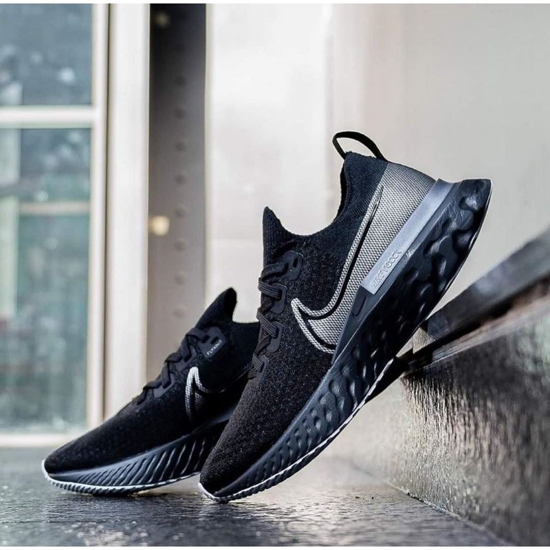 nike react infinity run triple black