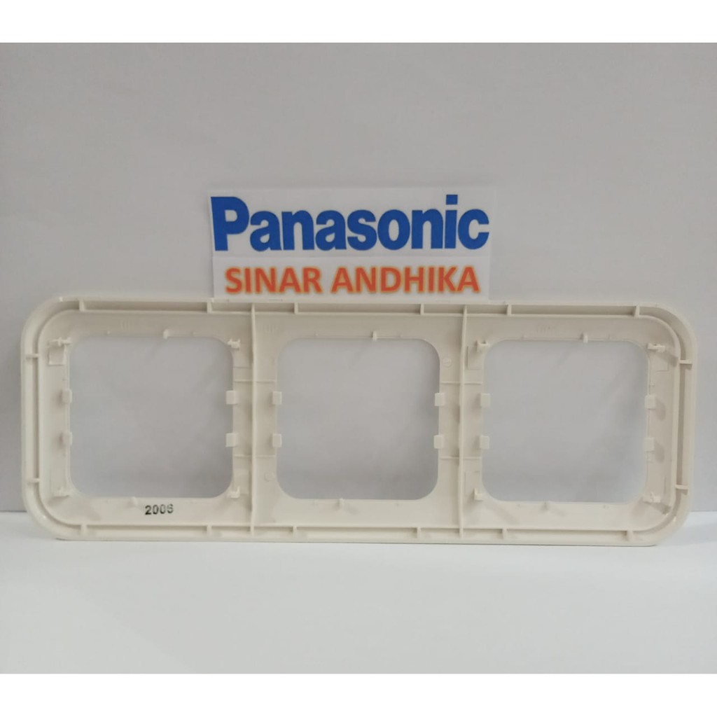 FRAME SAKLAR TRIPLE 3 GANG 6 DEVICE PUTIH PANASONIC WEJ 7823