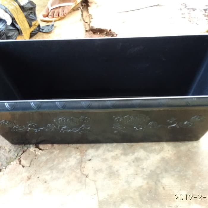 pot plastik untuk pohon hias