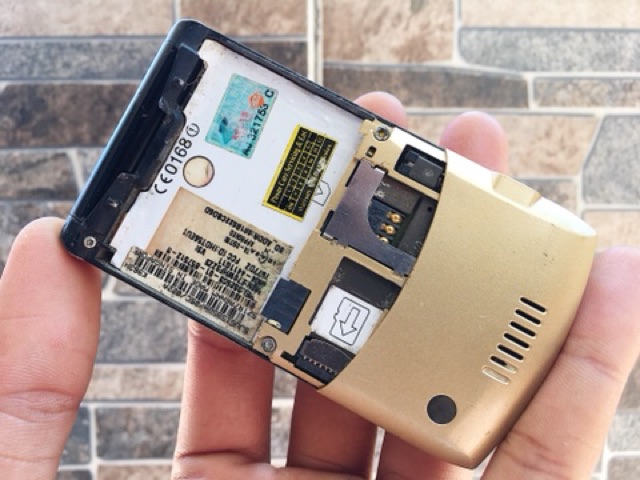 (READY) Motorola V3i Gold Edition Normal Hp Jadul Bekas Flip Klasik Langka Handphone Nostalgia