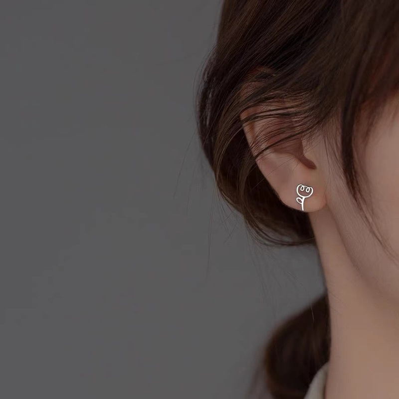 1 Pasang Anting Stud S925 Silver Bentuk Bunga Tulip Gaya Korea Untuk Wanita