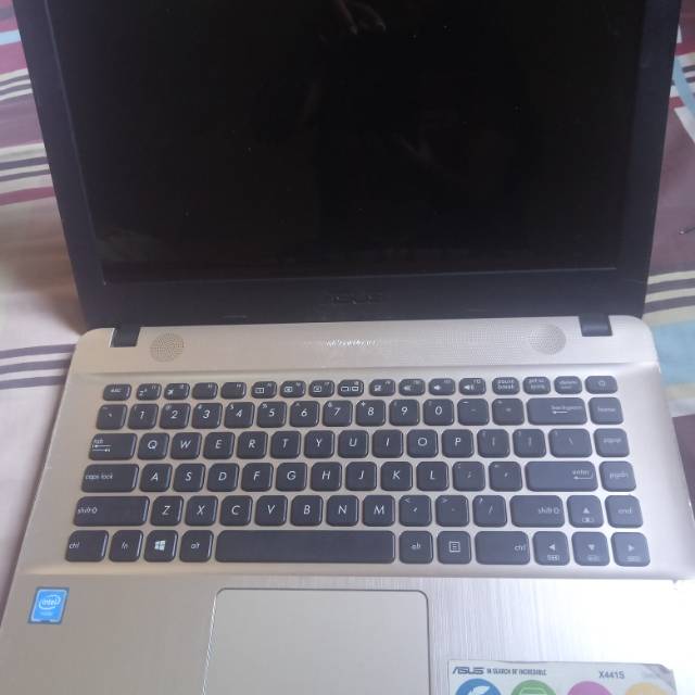 Leptop asus
