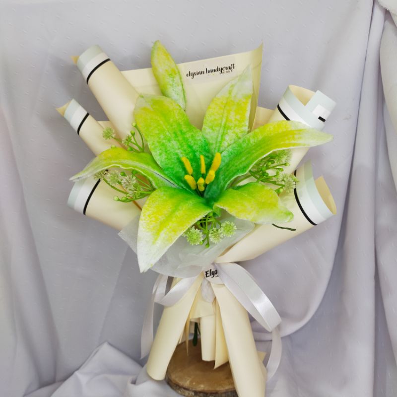 [READY] Ellena Bouquet/Lily Bouquet/Buket Wisuda/Buket Ultah/Kado Wisuda/Kado Ulangtahun