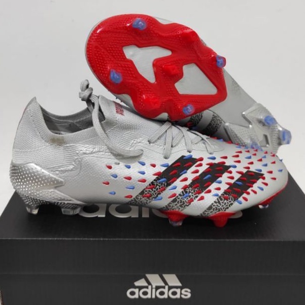 Sepatu Bola Predator Freak 1 Silver Red Fg