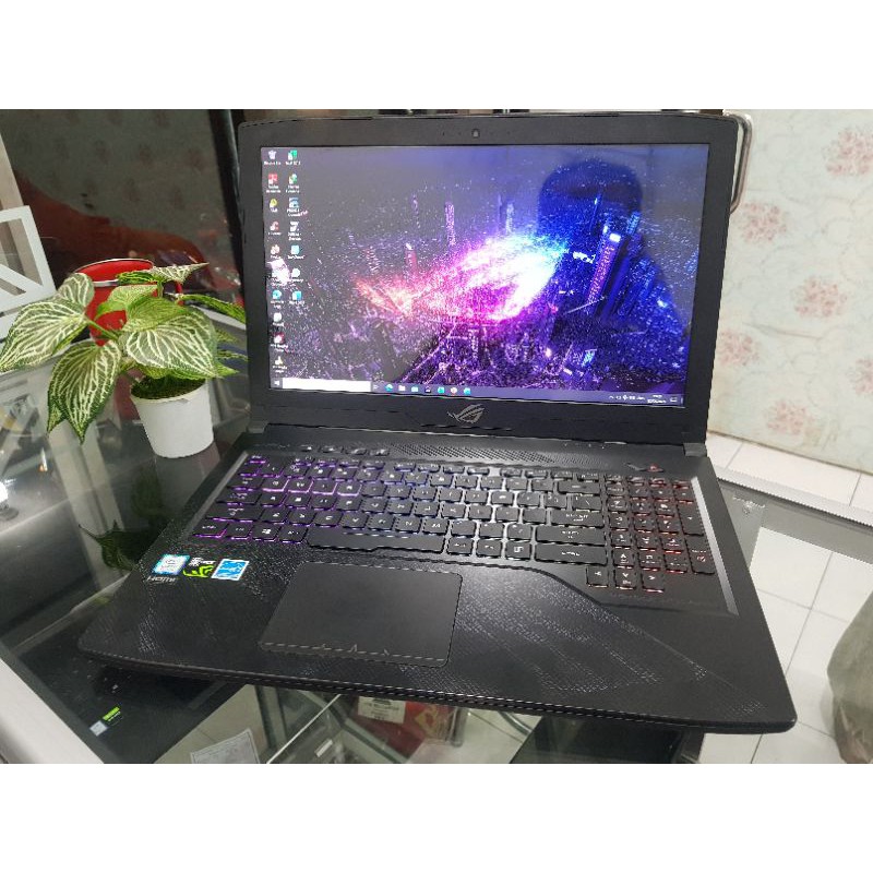 ASUS ROG STRIX 15 GL503GE HERO EDITION ssd 128 hdd 1tb GTX 1050 Ti 4Gb