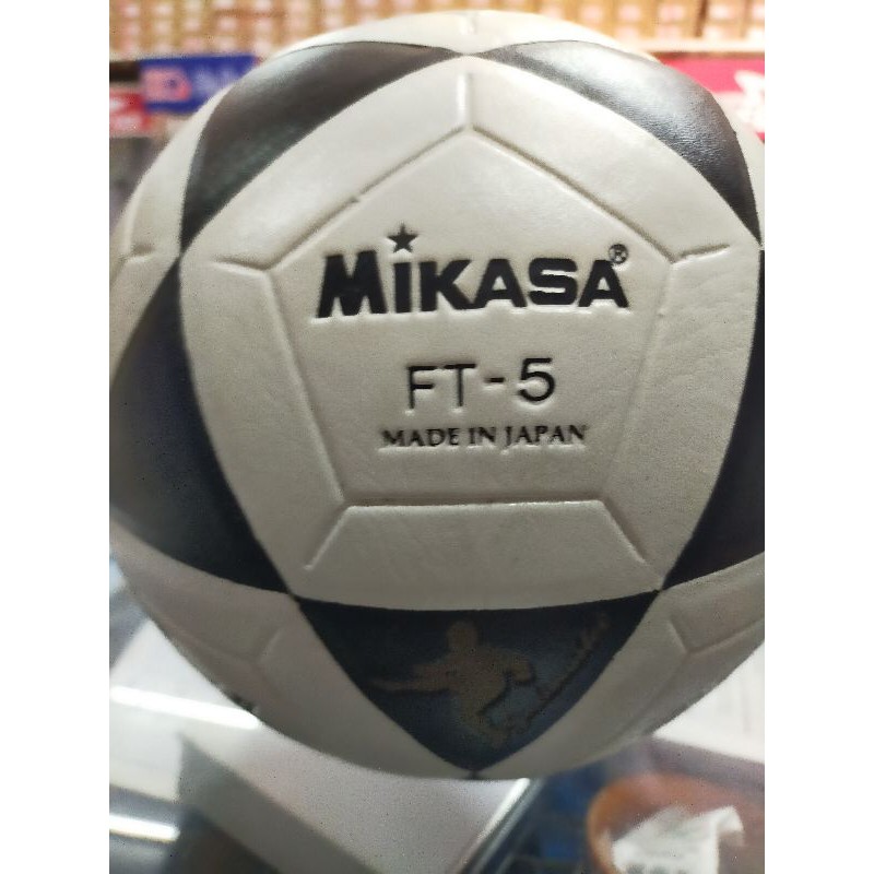 bola sepak Mikasa FT5
