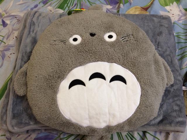Bantal Selimut (balmut)/boneka Selimut Totoro Daun Lucu Unik Terbaru