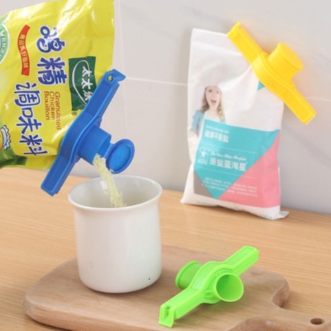 PENJEPIT KEMASAN KLIP SNACK / Klip Segel Plastik Penutup Makanan Clip Penjepit Kemasan Snack Food Sealer / Klip Segel Kemasan Dengan Corong Buka Tutup Corong Kemasan Kecap / Klip Segel Plastik Penutup Makanan Clip Penjepit Kemasan Snack Makanan Food Seal