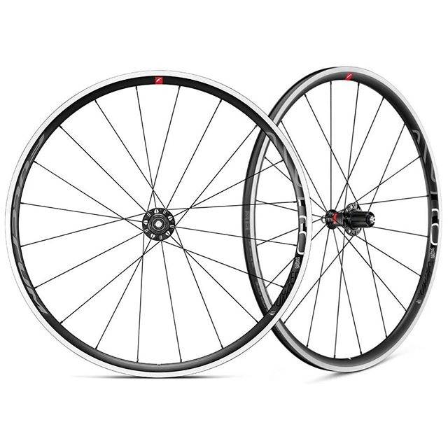 700c touring wheelset