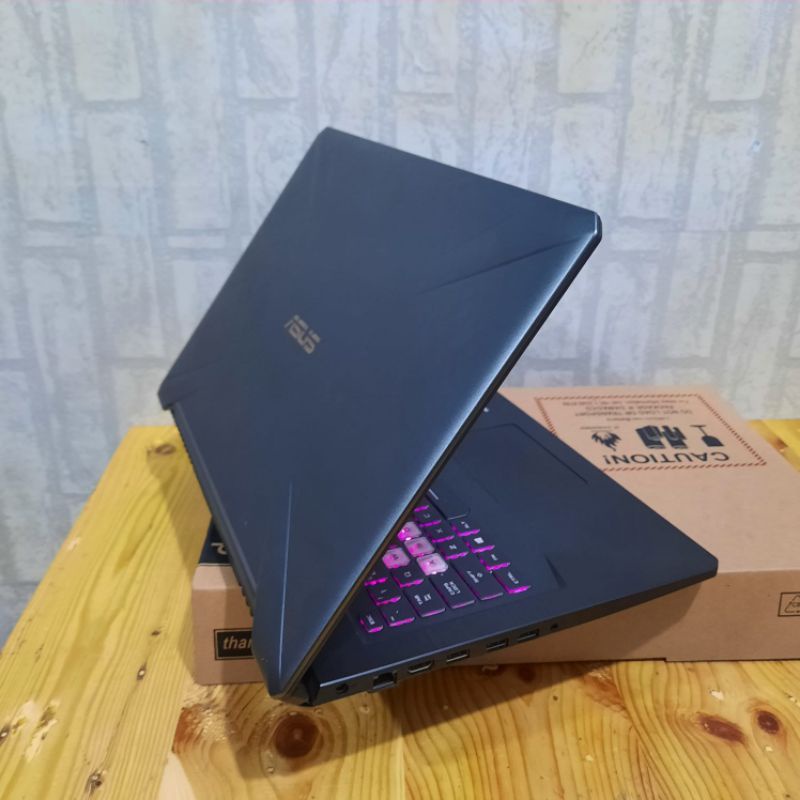 Laptop ASUS TUF GAMING FX705G COR i7 GEN 8 RAM 8GB/SSD 512GB GTX1060 6GB Dedicated Aura  RGB keyboard