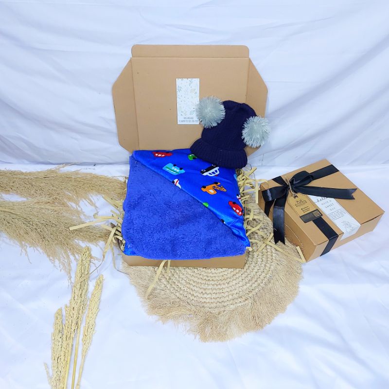 KADO HAMPERS BAYI | HAMPERS SELIMUT BAYI | HAMPERS BABY NEWBORN | SELIMUT DOUBLE FLEECE | SELIMUT TOPI 3D IMPORT | HAT BLANKET 3D | SELIMUT TOPI TEBAL | KADO BAYI SELIMUT-navy car