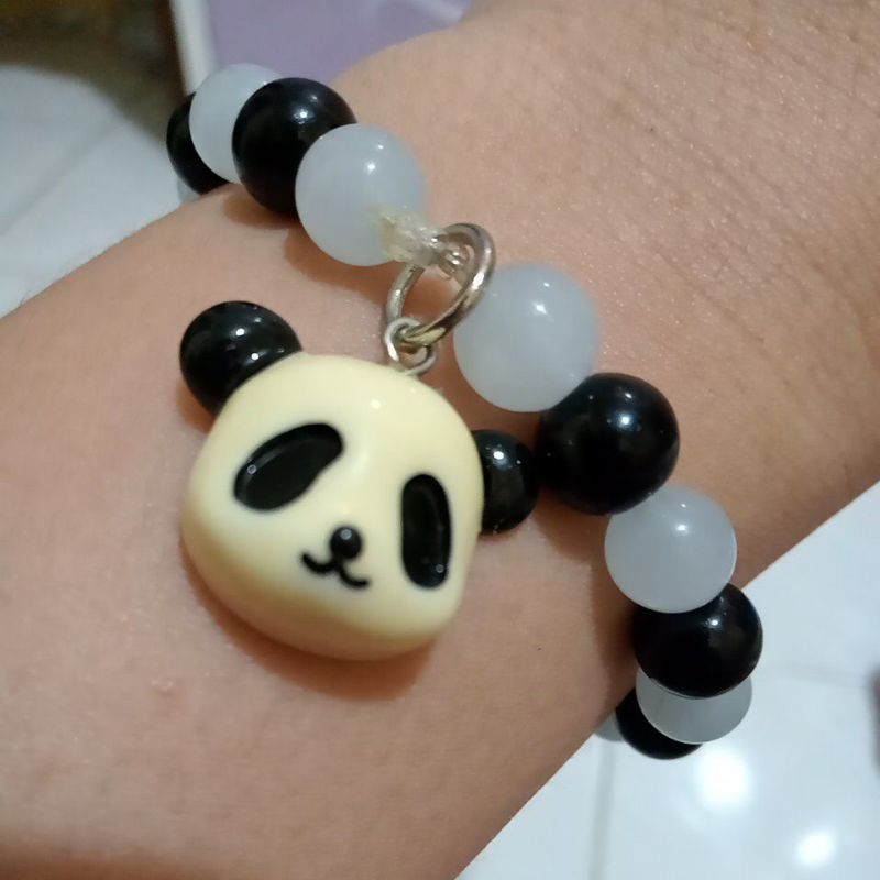 Aksesoris gelang panda