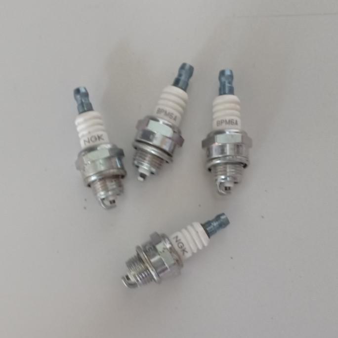 {{{{{{] Busi potong rumput NGK BPM6A