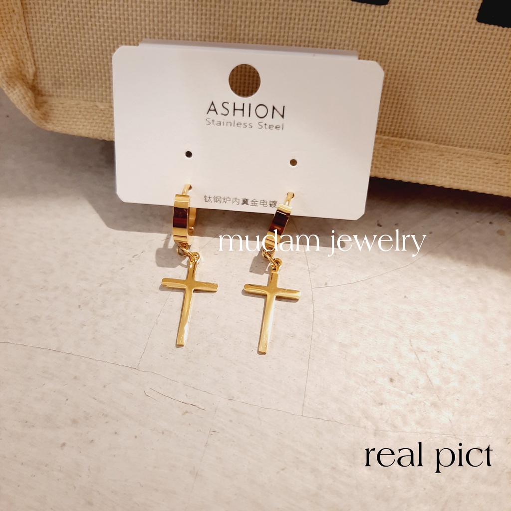 Anting Jepit Titanium Model Salib Warna Gold