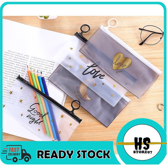 

Kotak Pensil Tempat Pensil Zip Transparan Motif Karakter Love Tempat Kosmetik Zipper