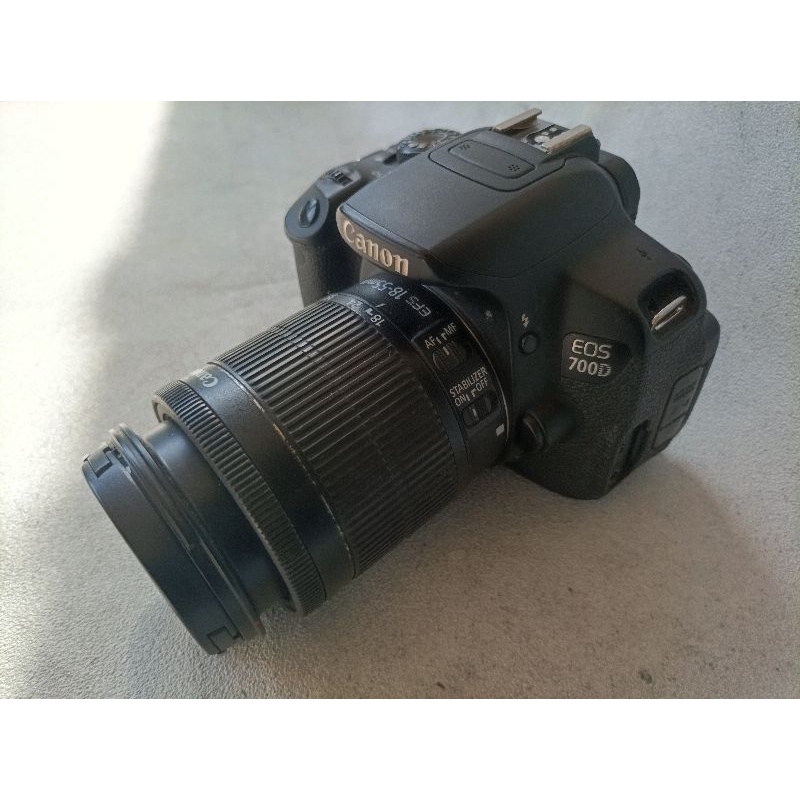 KAMERA DSLR CANON EOS 700D LENSA KIT STM NO VIGNET