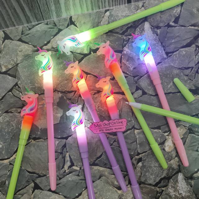 

Pulpen Karakter Unicorn Senter / Lampu Kelap Kelip