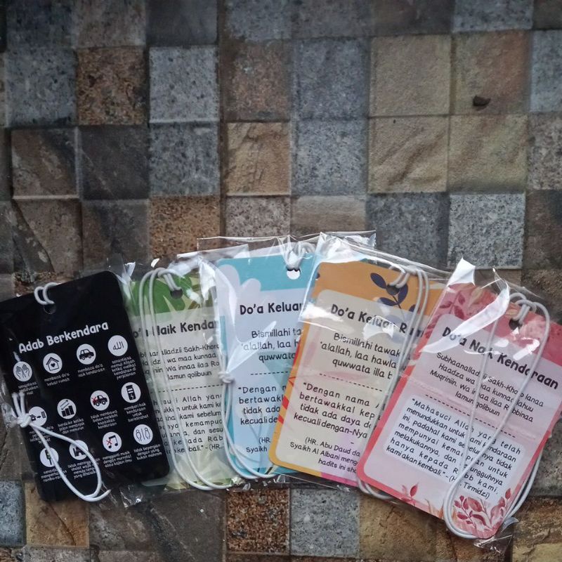 gantungan mobil / doa keluar rumah / doa naik kendaraan / adab naik kendaraan / doa safar / hurfa