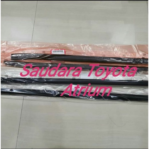 Pelipit karet kaca luar weatherstrip luar honda jazz 2004 2005 2006 2007