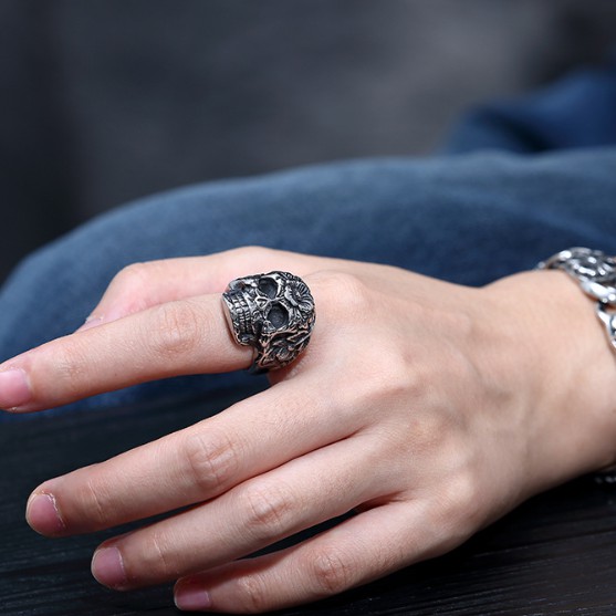 SEUSUK  Cincin Vintage Gothic Punk Rock Motif Timbul Bunga untuk Pria