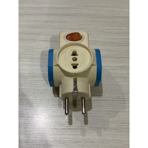 Steker T-Arde 4 arah + saklar