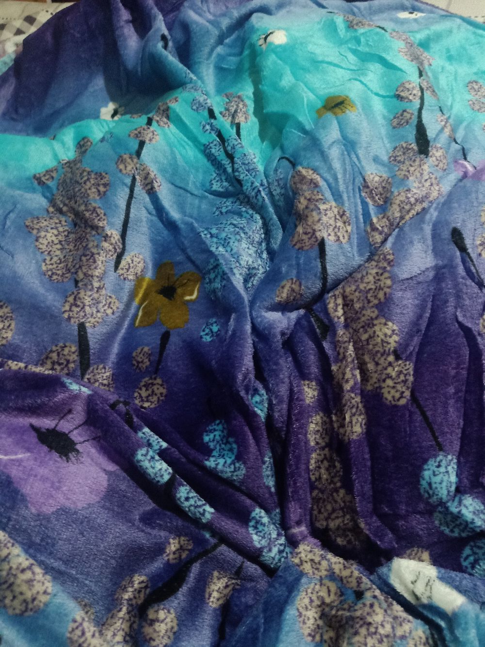 Selimut Bulu Halus Lembut Ukuran 150x200 Tebal 600gr Motif Dewasa Impor Murah