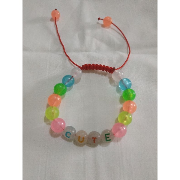gelang manik warna warni bulat + manik huruf luminous