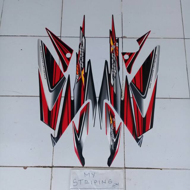 Stiker supra x 125D 2006 merah hitam