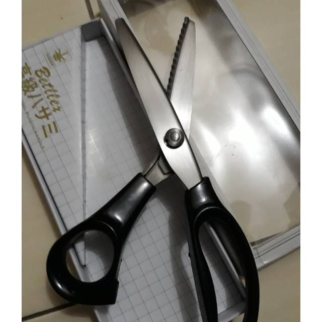 

Gunting gerigi stainless steel untuk kain