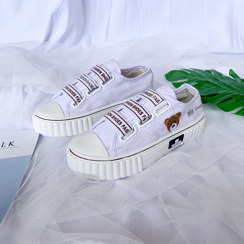 Sepatu Sneakers BOYSCODE Why Bear Karet/ Sepatu Wanita Korea