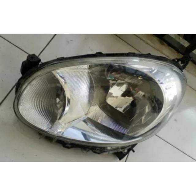 Headlamp Nissan March
