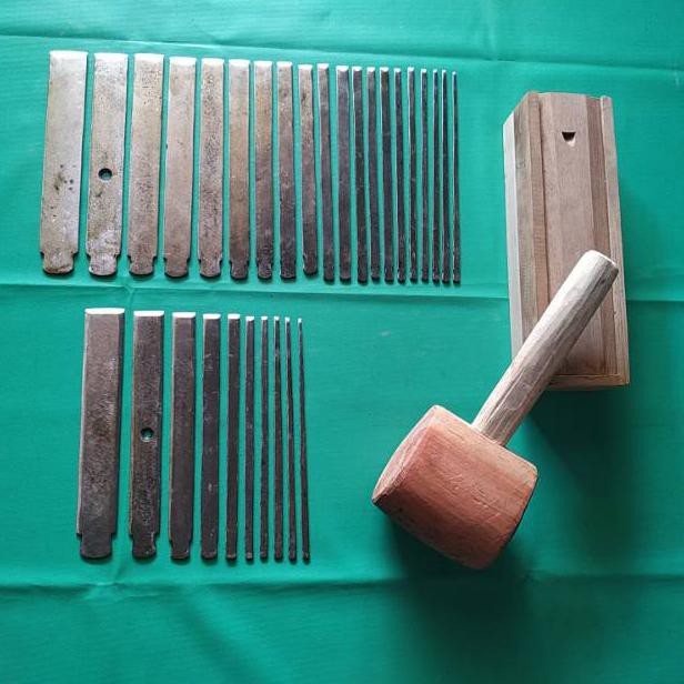 Pahat tatah ukir baja putih kualitas super premium plus palu dan kotak kayu jati