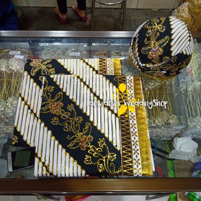 Set Jarik dan Blangkon Pengantin, Motif Lereng Kembang
