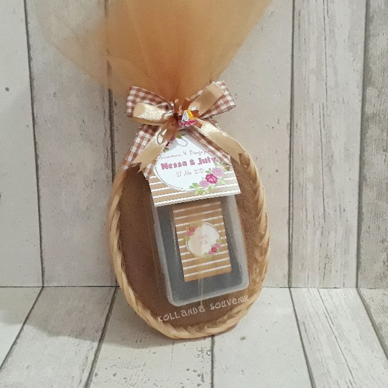 HAMPERS/SOUVENIR SIRAMAN/GIFT HAND SANITIZER,HAND WASH, MASKER