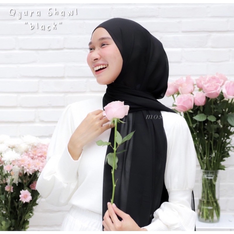 Itsmostly - Qyura Shawl-Black