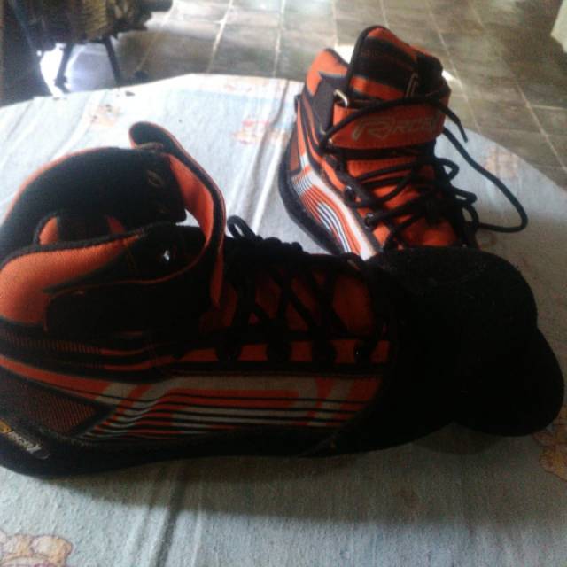 Sepatu drag RCB