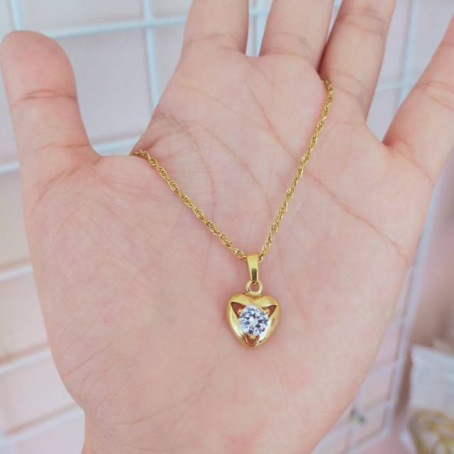 Kalung Titanium Liontin Love permata