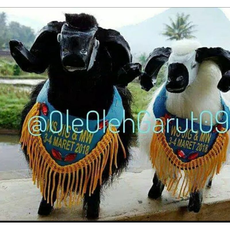 UKM Jawa Barat OlehOleh Miniatur Domba Garut Ukuran Kecil Mainan Anak Pajangan Kurban  Hiasan Qurban